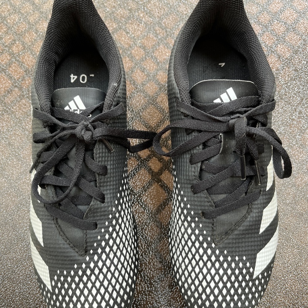 SOLD - Adidas Predator Cleats Men’s Size 6.5
